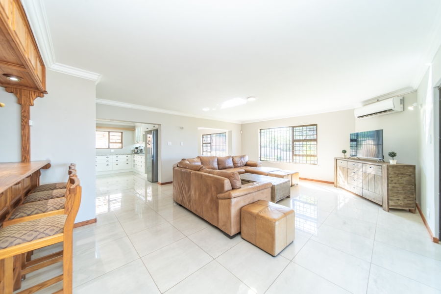 To Let 5 Bedroom Property for Rent in Vincent Heights Eastern Cape